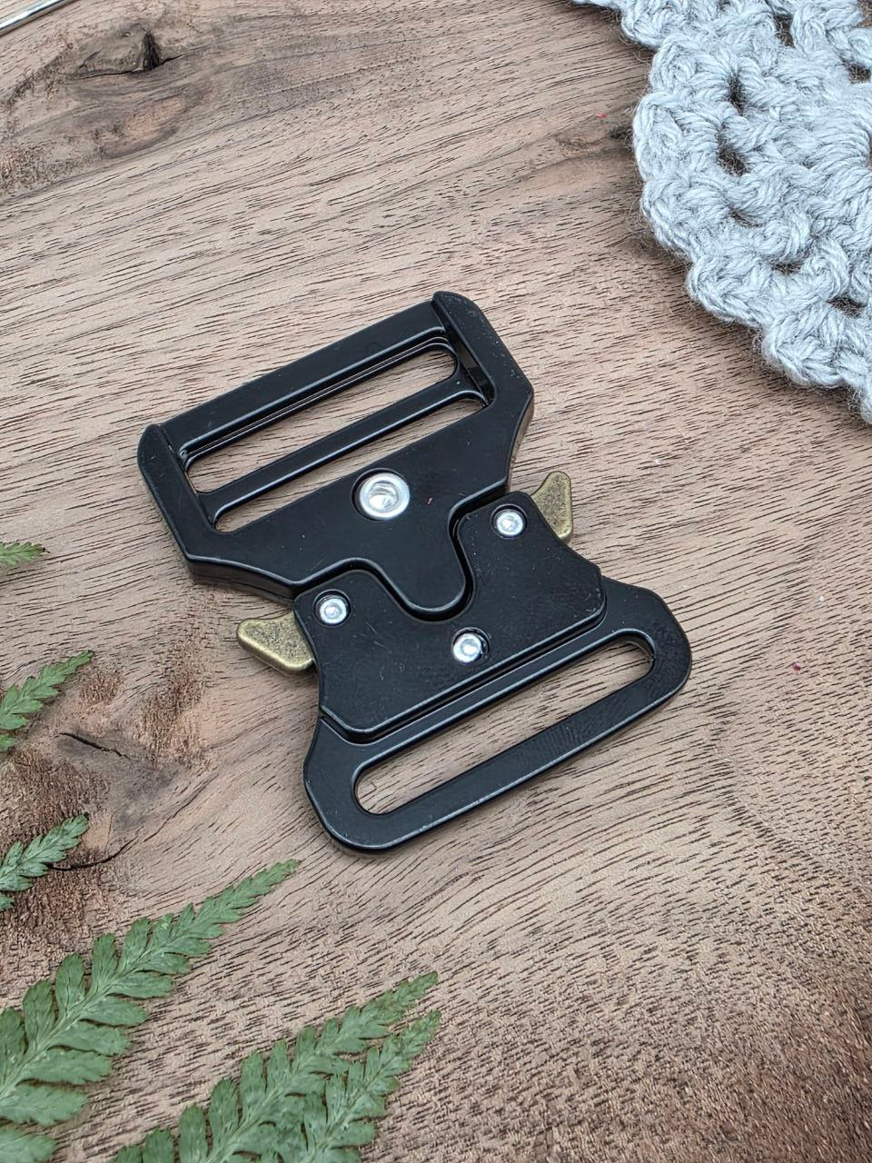 Metal “Cobra” Buckle – 40 mm