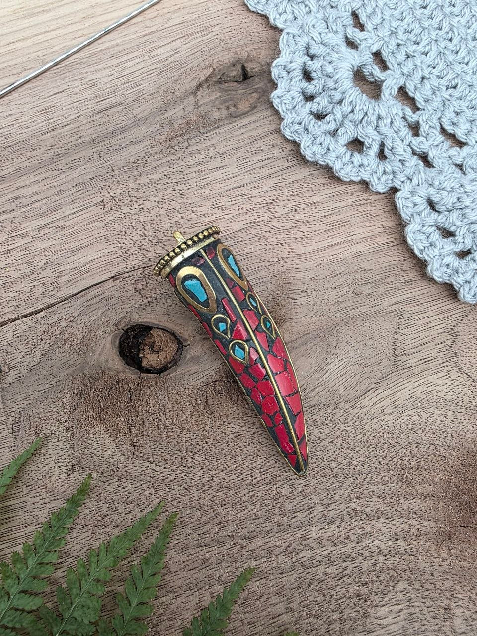 Large Mosaic Horn Pendant – Red & Turquoise – 7 cm