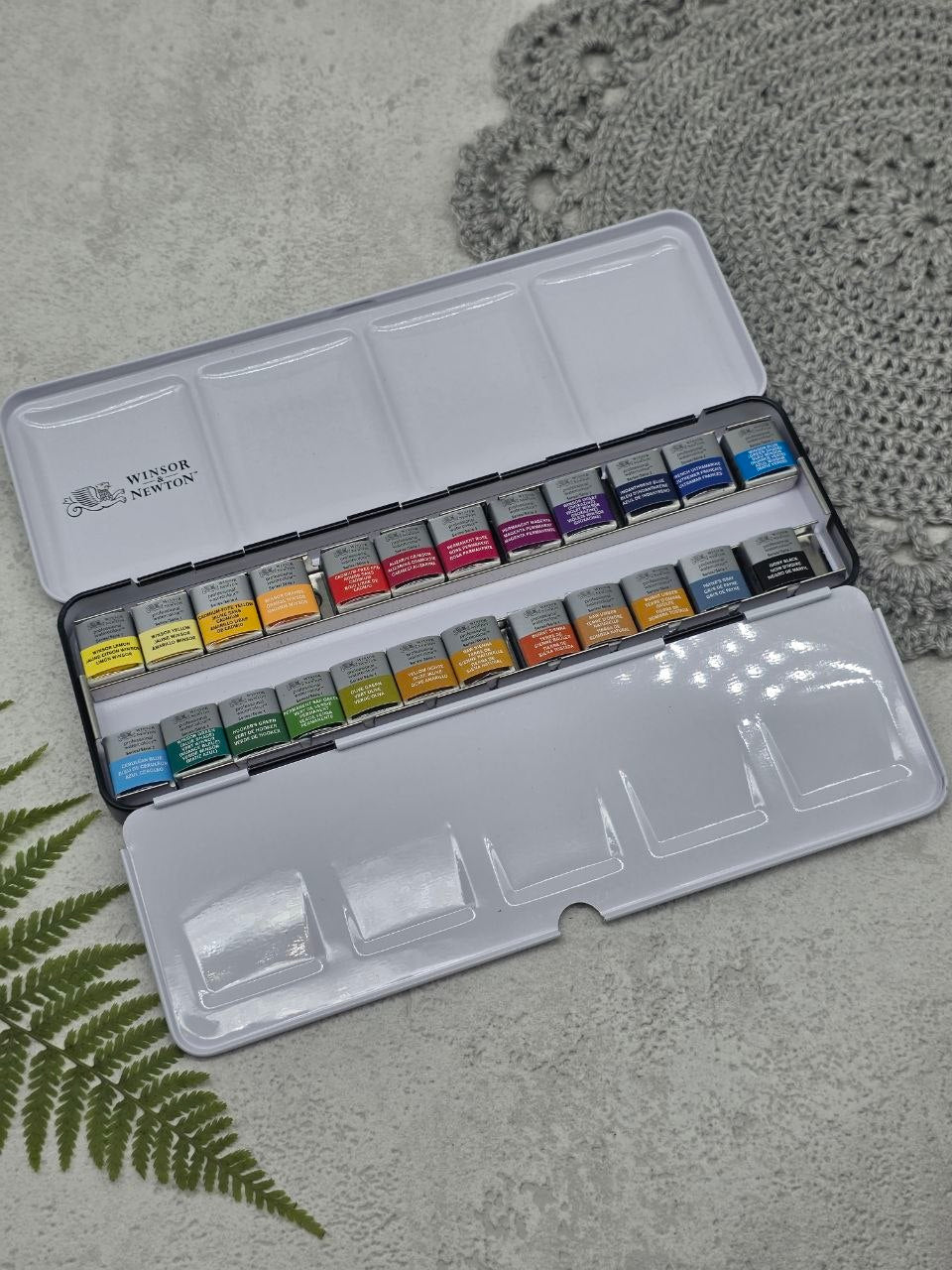 Winsor & Newton — Professional Water Colour Complete Travel Tin Set (24 Half Pans)