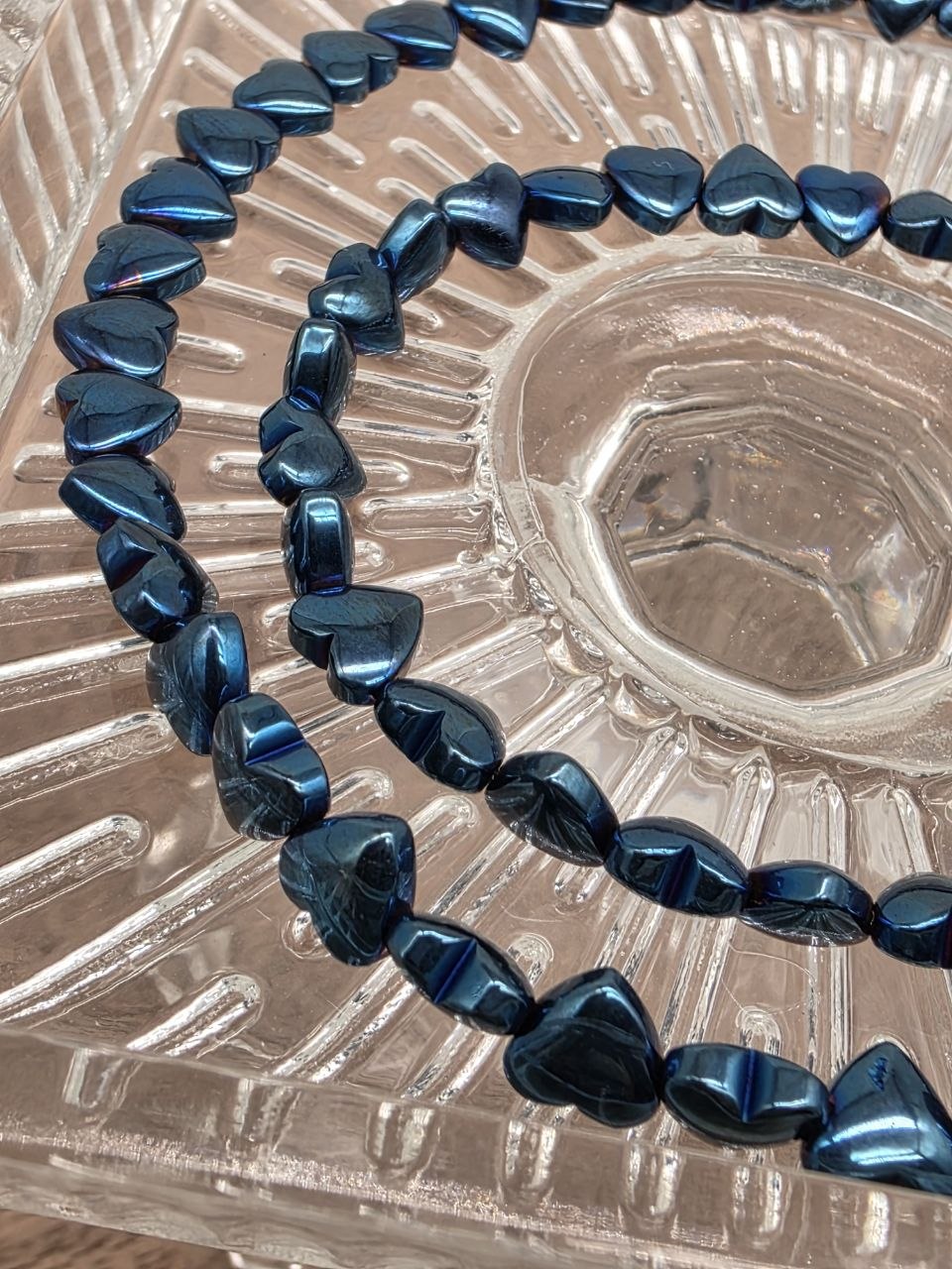 Natural Hematite Heart Beads 6 mm – Abyss