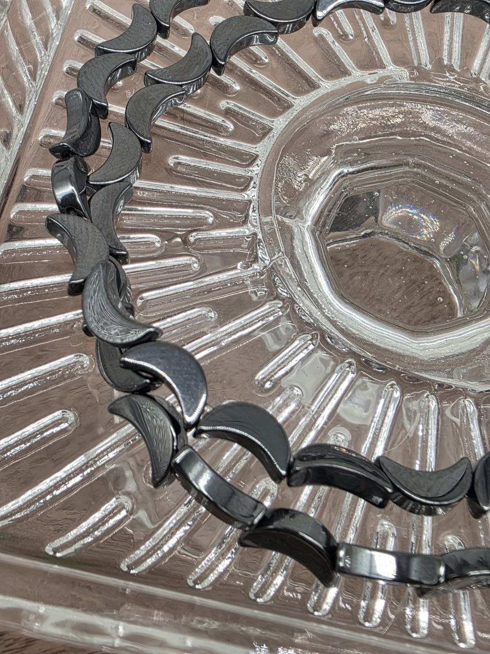Natural Hematite Crescent Beads 8 mm – Obsidian Veil – Approx. 50 pcs