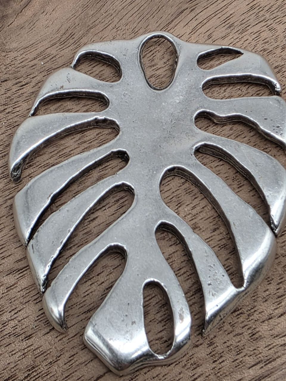 Large Monstera Leaf Pendant – Antique Silver