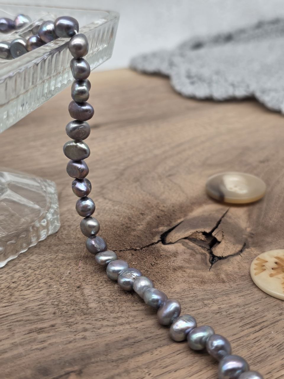 Natural Freshwater Pearl Beads 5–6 mm – Moon Ash – Approx. 40 cm Strand