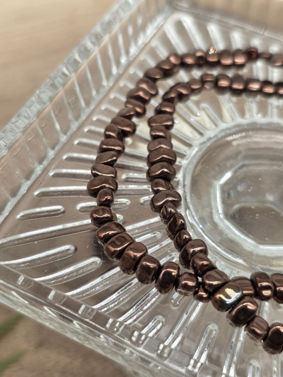 Natural Hematite Freeform Beads 5–6 mm – Bronzeveil – Approx. 39 cm Strand