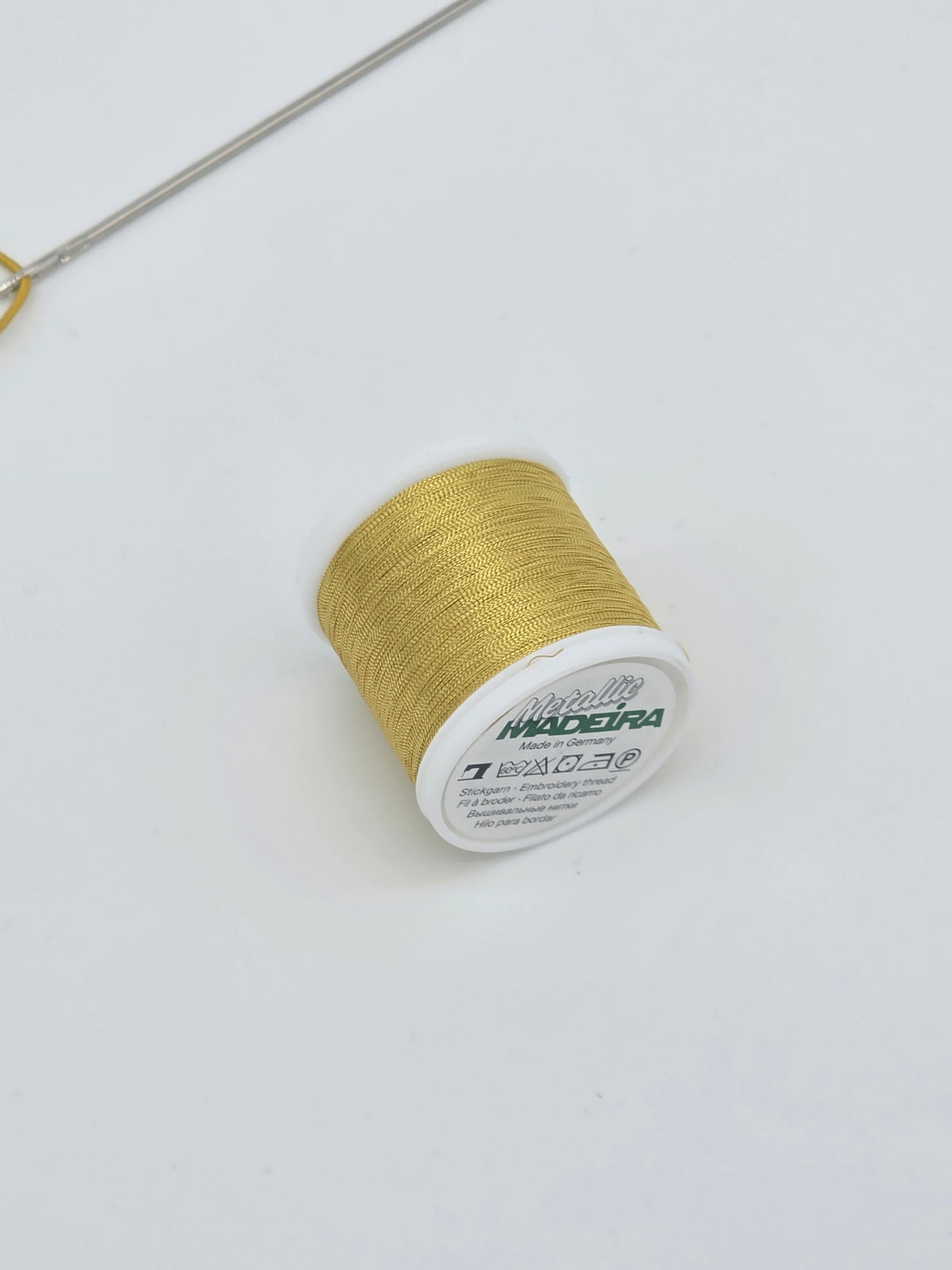 Madeira Metallized Embroidery Thread col. 304