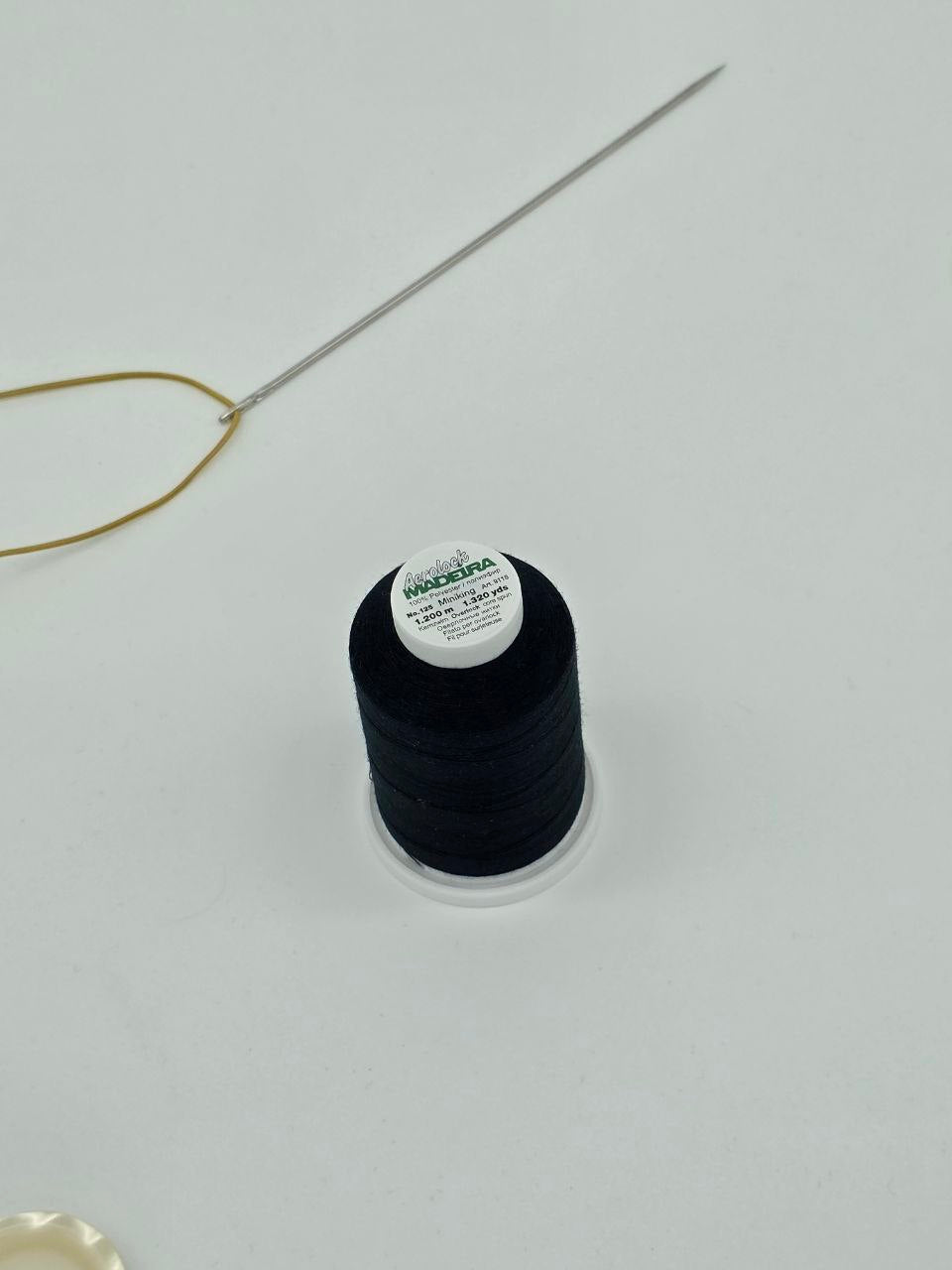 Madeira Aerolock Overlock Thread col. Black