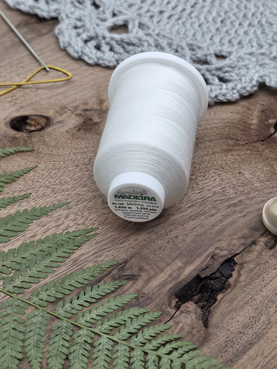 Madeira Aerolock Overlock Thread col. White