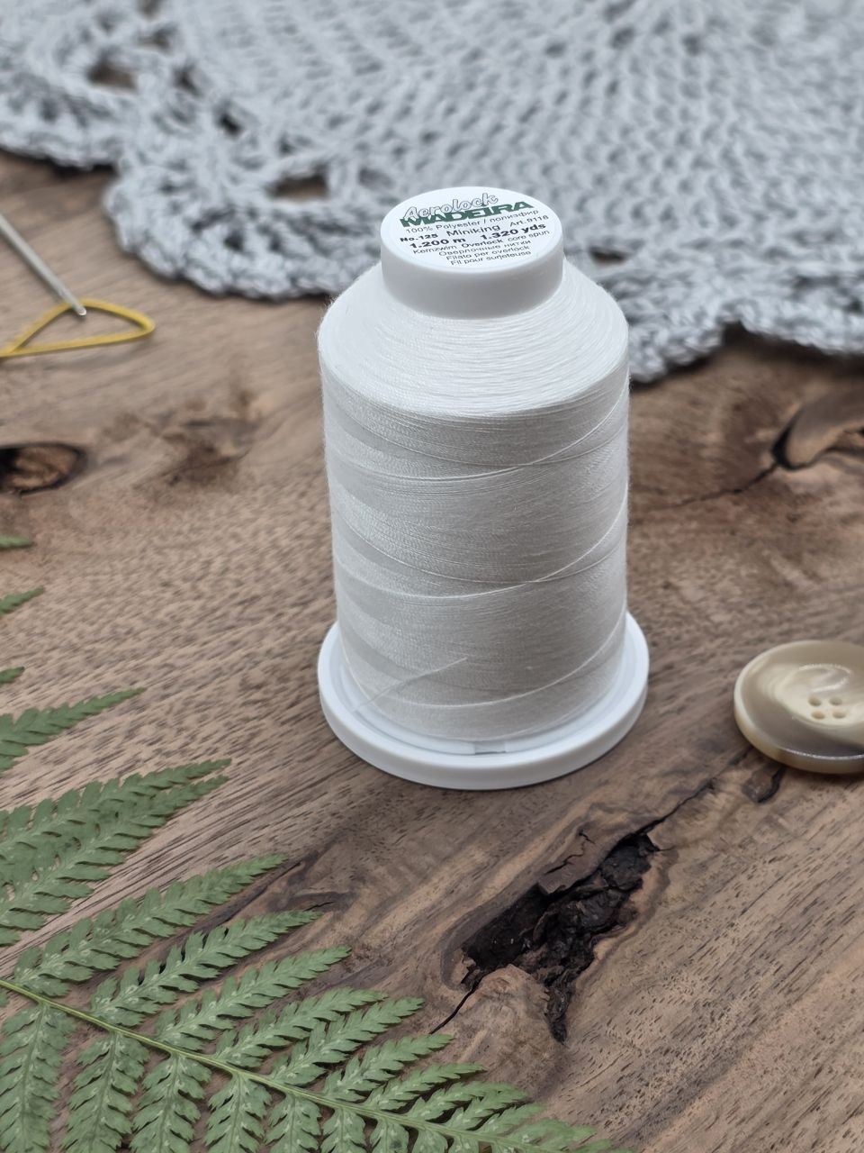Madeira Aerolock Overlock Thread col. White