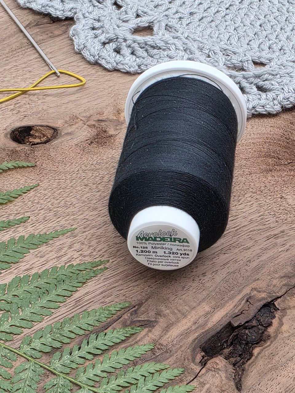 Madeira Aerolock Overlock Thread col. Black