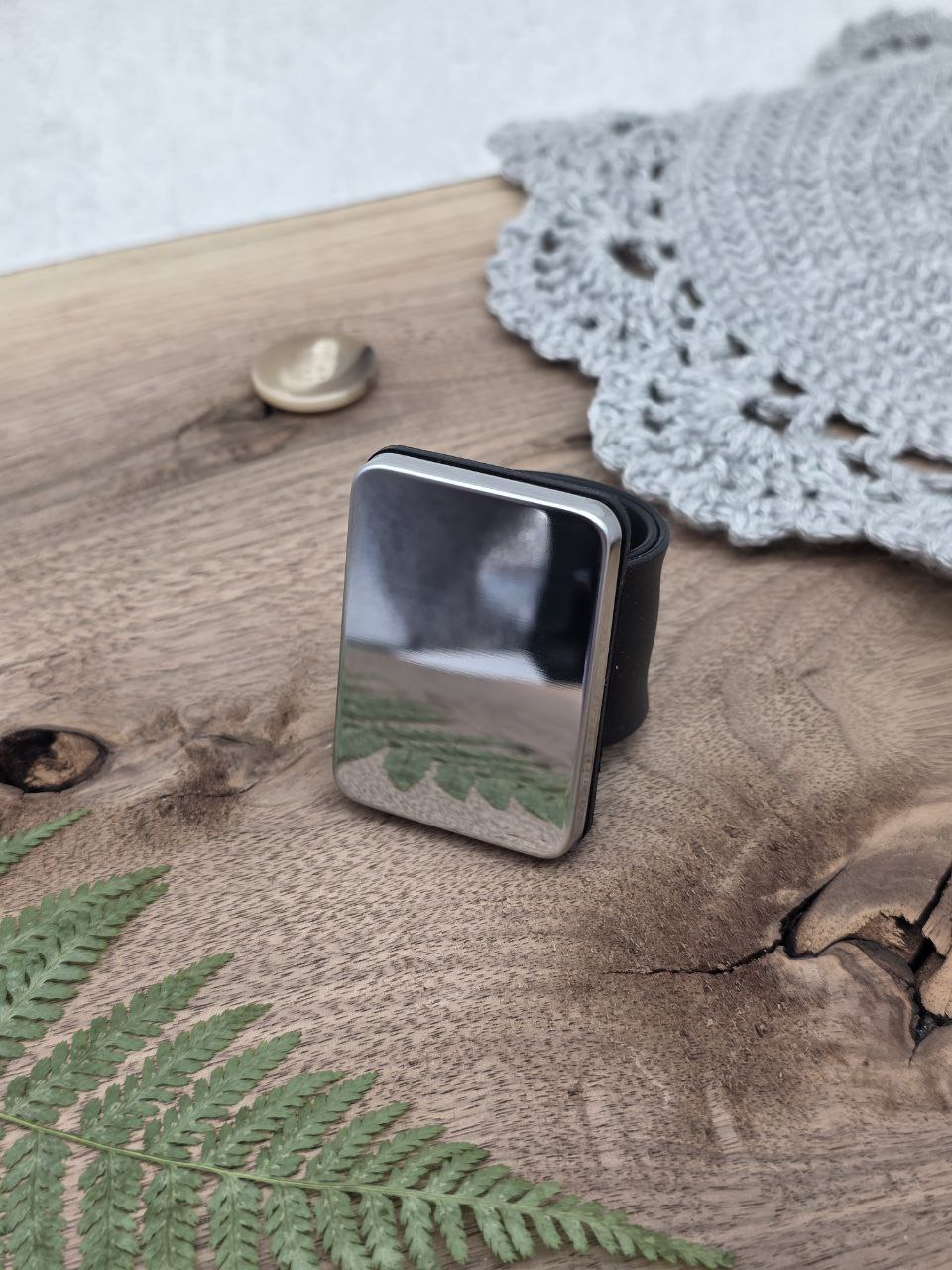 Magnetic Wrist Pincushion Bracelet – Black