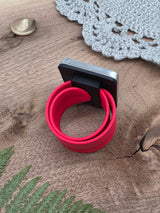 Magnetic Wrist Pincushion Bracelet – Red