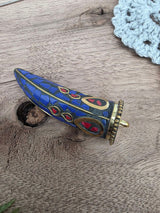 Large Mosaic Horn Pendant – Blue & Gold – 7 cm