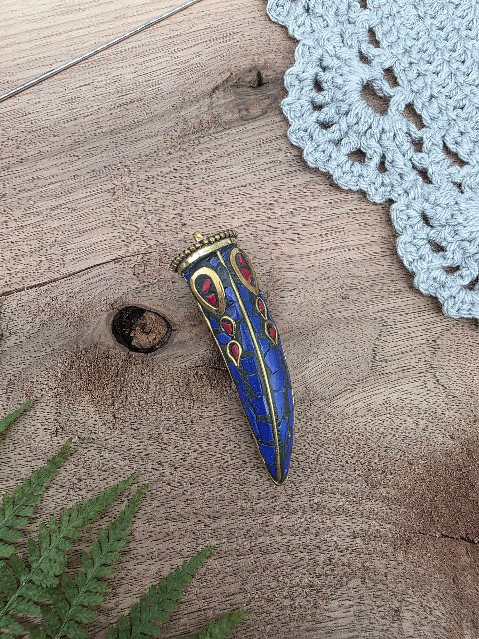 Large Mosaic Horn Pendant – Blue & Gold – 7 cm