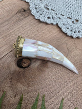 Large Mother of Pearl Horn Pendant – 10 cm
