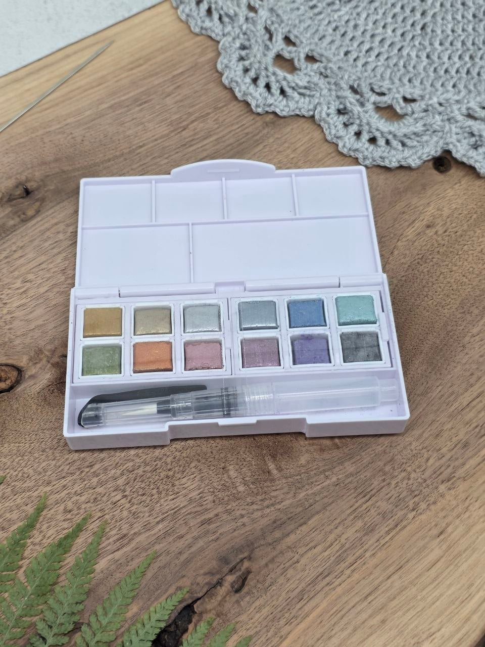 Derwent Metallic Watercolour Paint Pan Set – 12 Colours