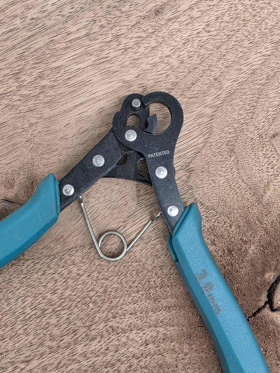 The Beadsmith® 1-Step Big Looper Pliers 3 mm – Loop Making Tool