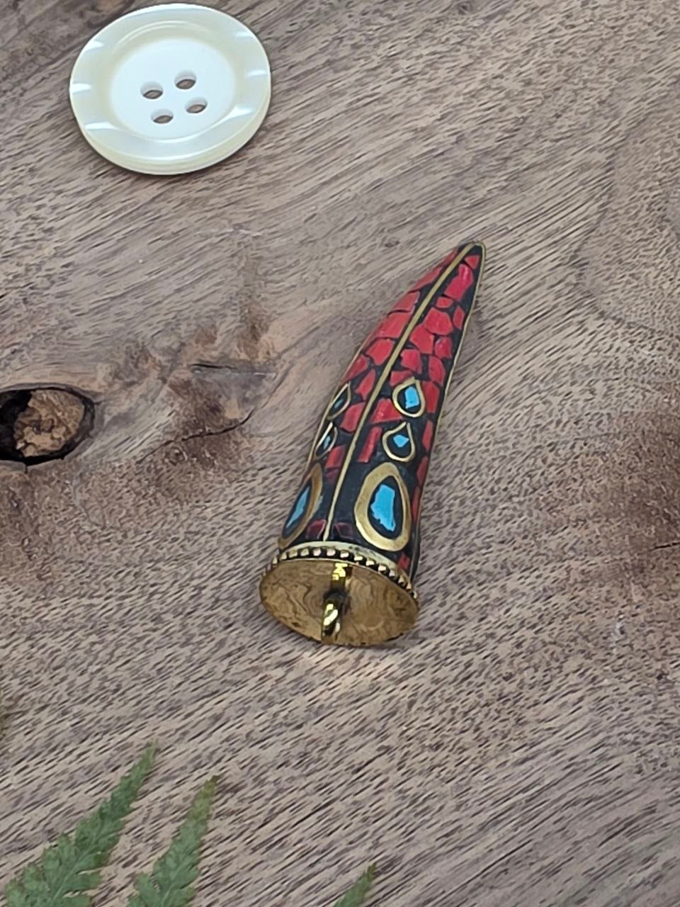 Large Mosaic Horn Pendant – Red & Turquoise – 7 cm