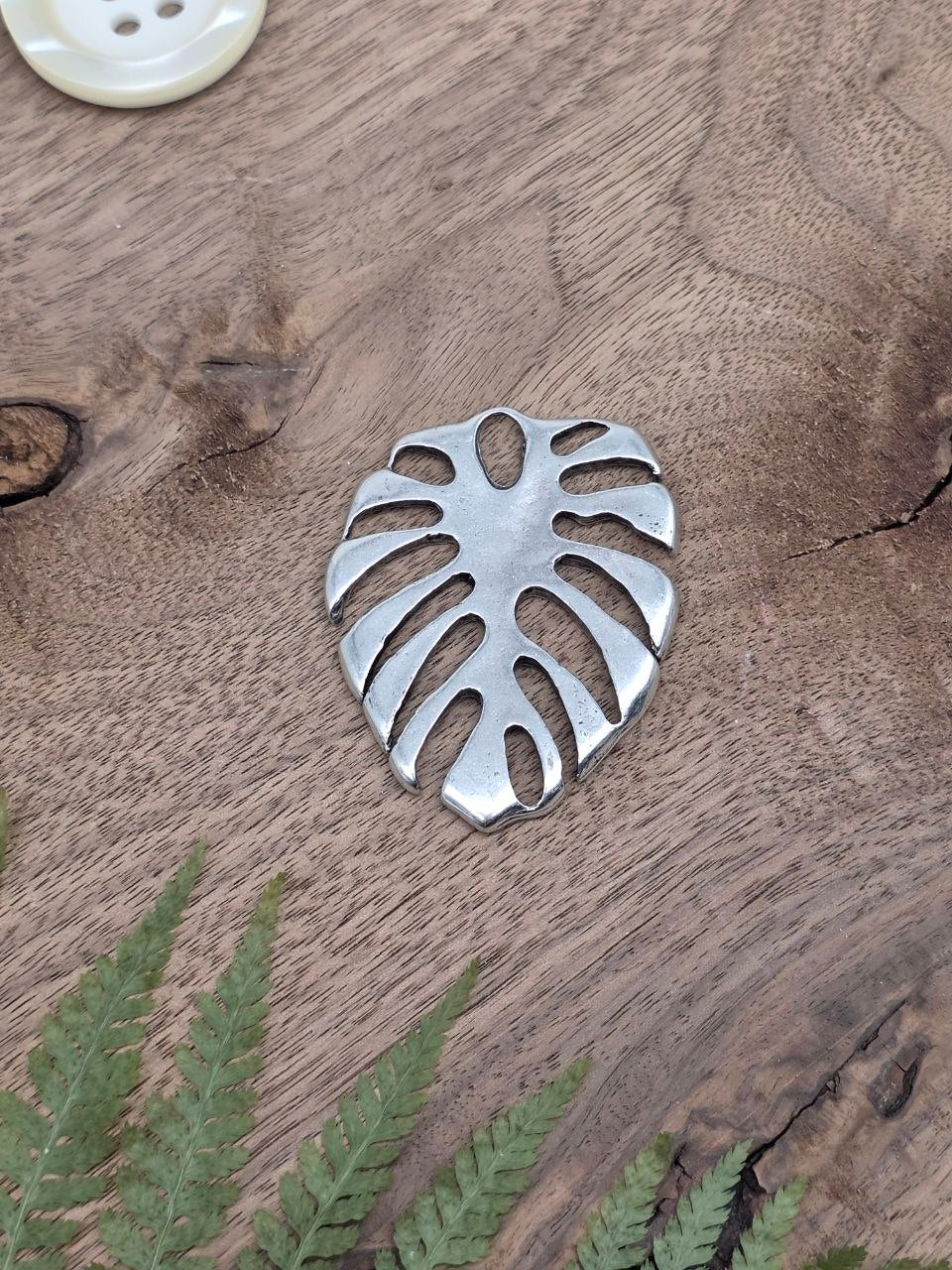 Large Monstera Leaf Pendant – Antique Silver