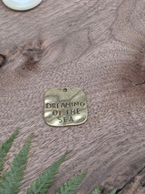 Vintage Style Metal Pendant "Dreaming of the Sea" – 25 mm