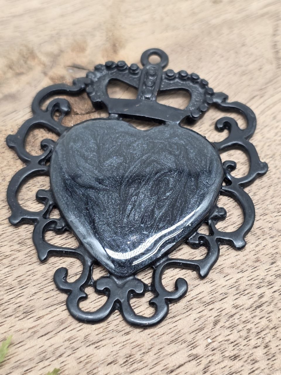 Crowned Heart Metal Pendant with Black Shimmer Enamel – Black Gunmetal, 60 × 50 mm