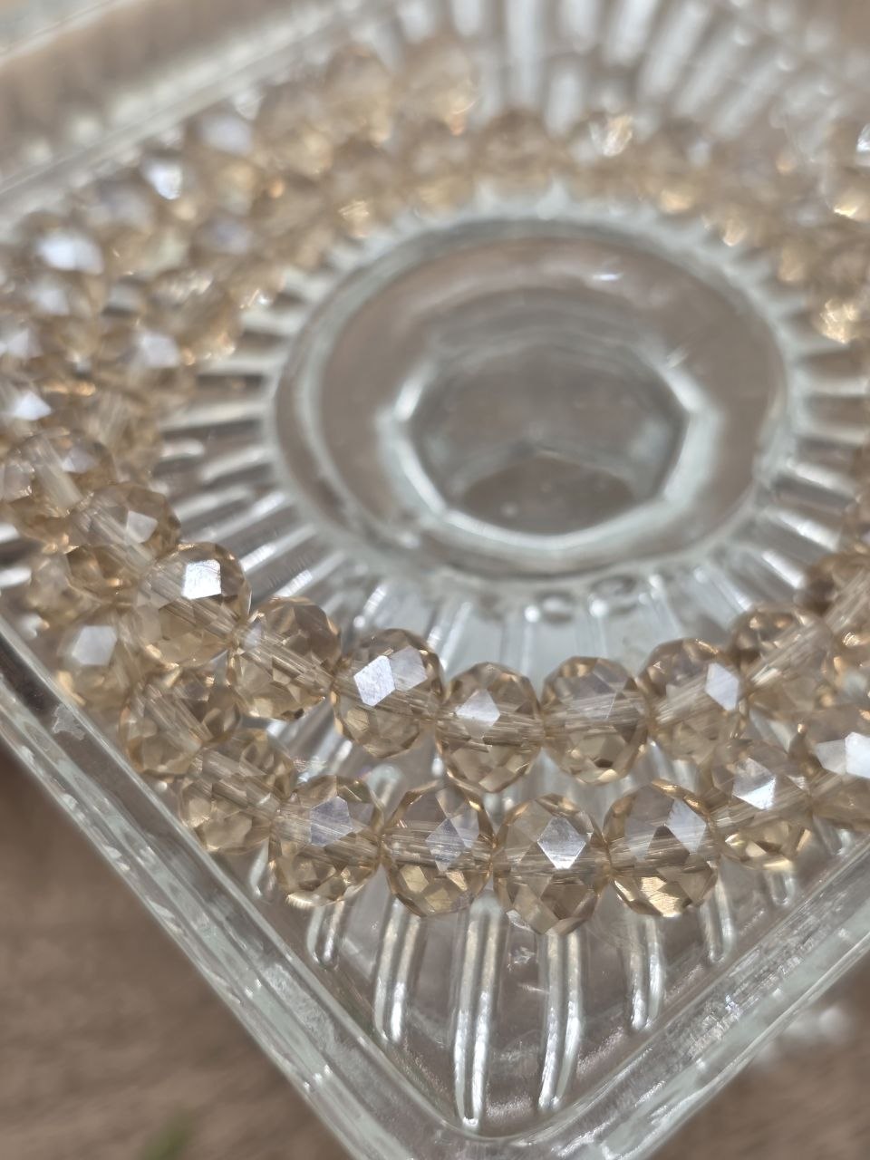 Golden Whisper – Faceted Glass Beads 8 mm (60 pcs)