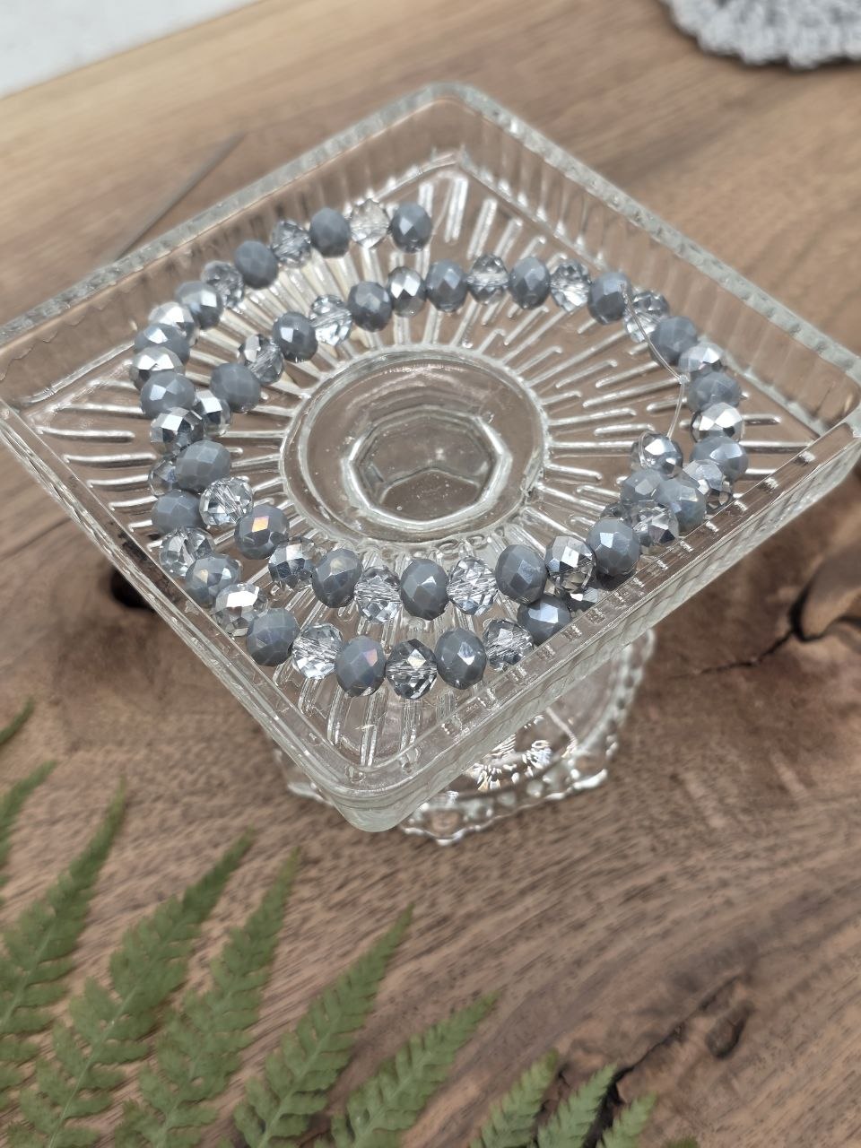 Winter Veil – Faceted Glass Beads 8 mm (60 pcs)