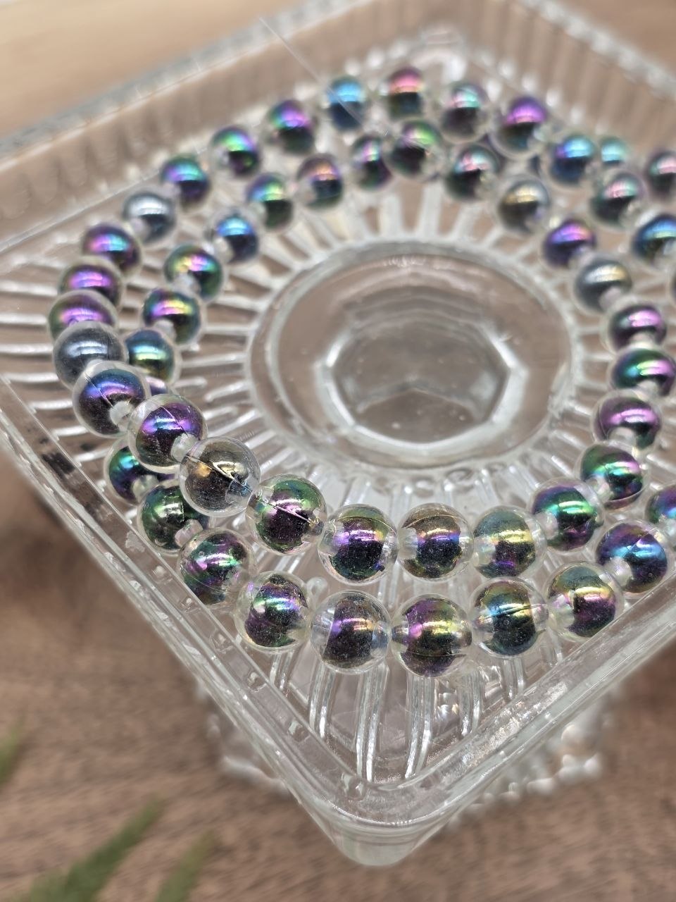 Astral Veil – Iridescent Plastic Round Beads 8 mm (60 pcs)