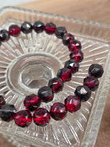 Red & Black Mix – Faceted Glass Beads 10 mm (30 pcs)