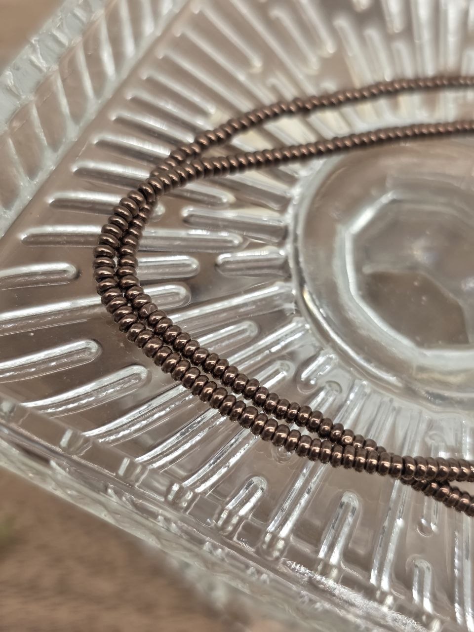 Natural Hematite Rondelle Beads 2×1 mm – Bronzeveil – Approx. 39 cm Strand