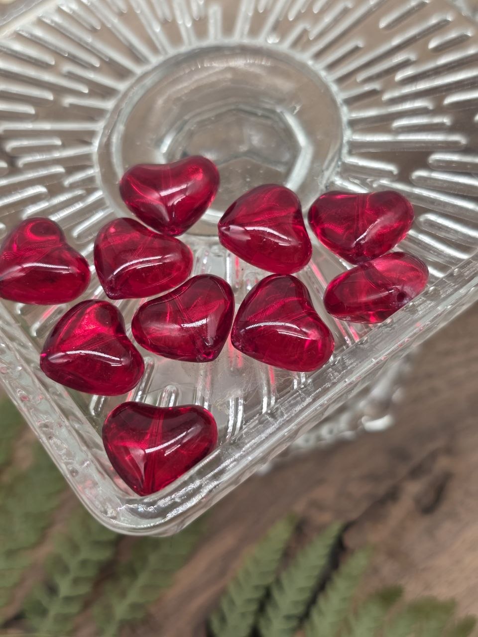 Ruby Red Glass Heart Beads – 15 mm, 10 pcs