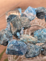Raw Blue Apatite Beads – 20–28 mm, 38 cm Strand