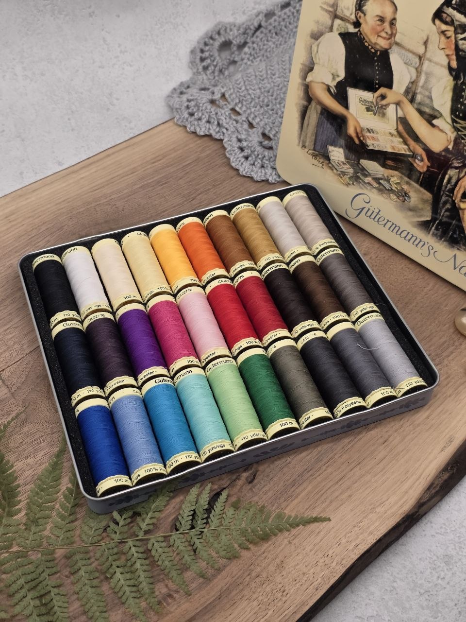 Gütermann Nostalgic Sew-All Thread Set – 30 × 100 m in Vintage Metal Box